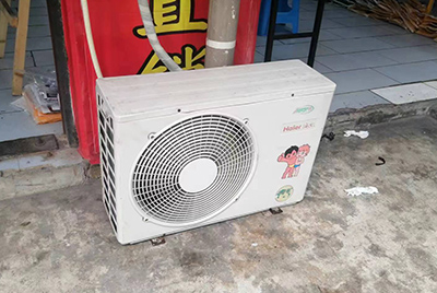 蒙自空调突然不制冷只吹自然风怎么办？